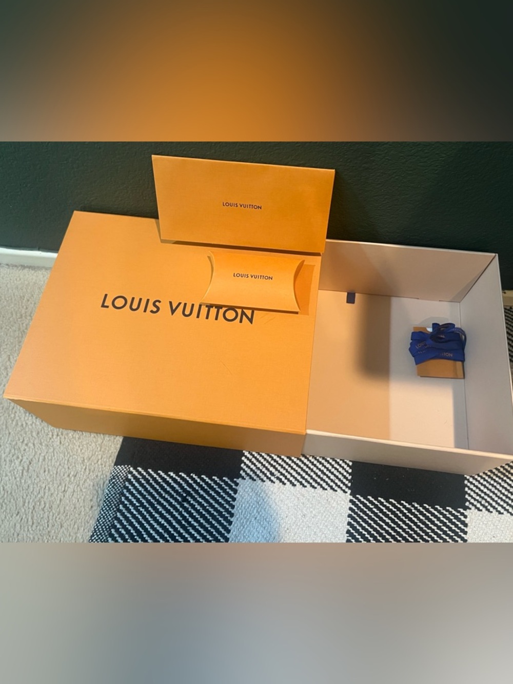 Louis Vuitton Brown Monogram womens Low-Top Sneakers with White Laces. - Picture 7 of 8